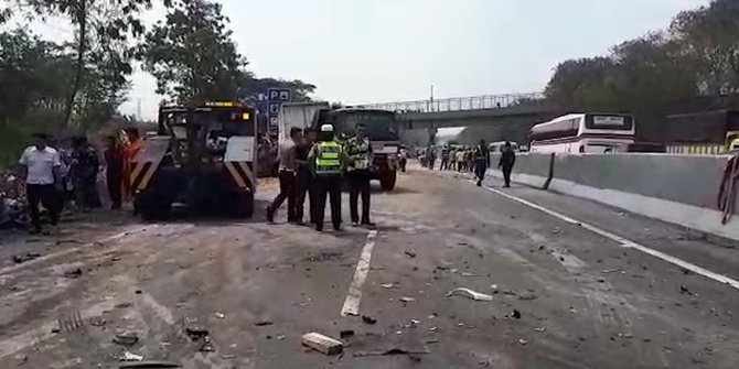 Berikut Kronologi Kecelakaan Maut Cipularang Versi Sopir Dump Truk ...