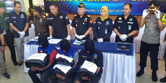 Kelabui Petugas Ekspedisi, Ganja 7 Kg Dibungkus Celana Dikirim dari Medan ke Malang