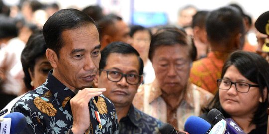 Presiden Jokowi: Menteri Jangan Kayak Pejabat Minta Dilayani