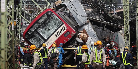 Kereta Tabrak Truk di Jepang, 35 Orang Terluka