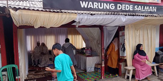 Rumah Digusur, Pengantin di Puncak Bogor Terpaksa Menikah di Lapak PKL