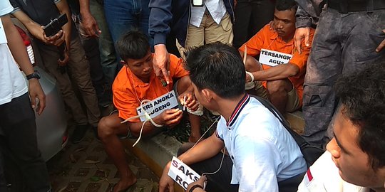 Di Kalibata City, Aulia Kesuma Diajari Eksekutor Bakar Mobil Pakai Obat Nyamuk