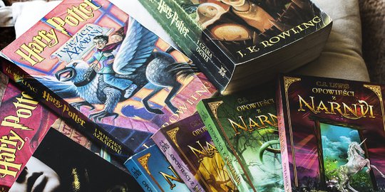 Perpustakaan Sekolah Hilangkan Buku Harry Potter karena Dianggap Ada Mantra Betulan