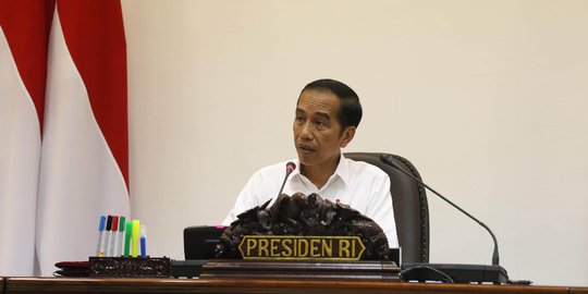 Bertolak Ke Jawa Tengah, Jokowi Tinjau Pabrik Esemka dan Bagi Sertifikat