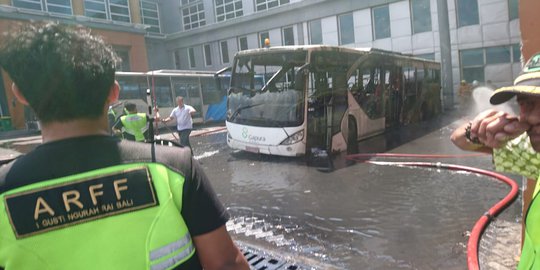Bus Terbakar di Area Ground Bandara Udara Ngurah Rai