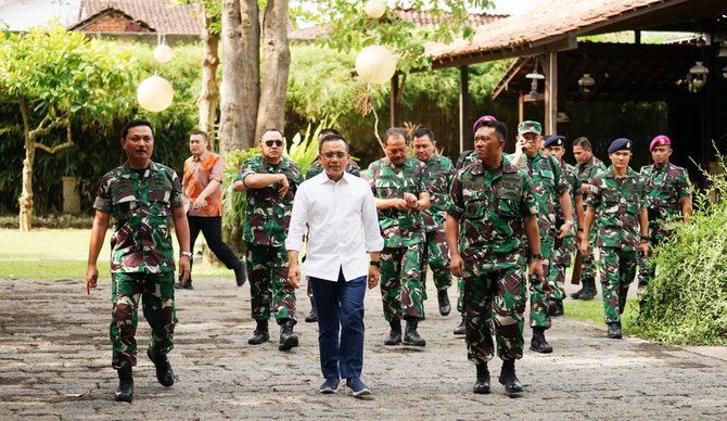 bupati banyuwangi terima kunjungan kasal laksamana siwi sukma adji