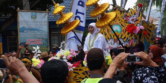 Temui Nelayan Pancer, Khofifah Tawarkan Aplikasi Deteksi Ikan