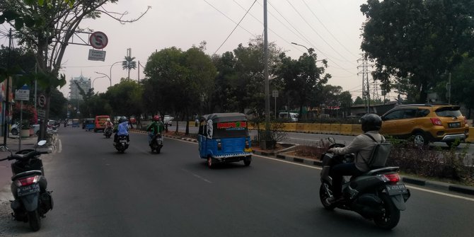 Tak Terima Disuruh Putar Balik Pelanggar Ganjil Genap Di