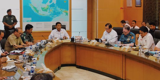 Wiranto: Panglima TNI Siapkan Hercules Jemput Mahasiswa Papua