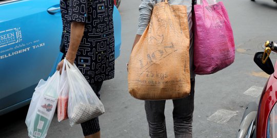 Kebiasaan Lama Sulit Dihilangkan, Pengalaman Thailand Tangani Sampah Plastik