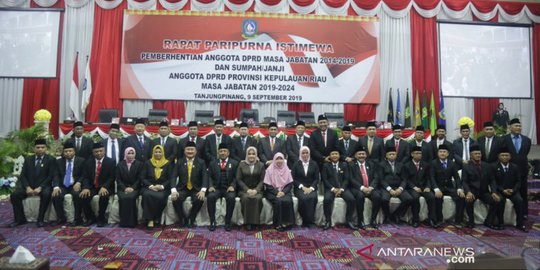 Tiga Tersangka Dilantik Jadi Anggota DPRD Kepri
