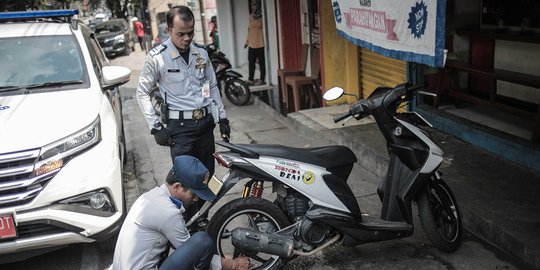 Cegah Motor Lewat Trotoar, Dishub DKI akan Lakukan Kanalisasi Jalan