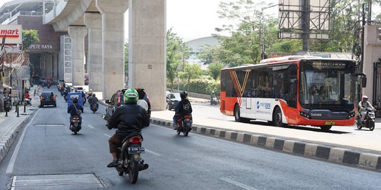 Hari Kedua Perluasan Ganjil Genap, Lalu Lintas Jalan Fatmawati Raya Ramai Lancar