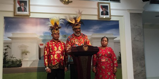 Tokoh Papua Sumbang 10 Ha Tanah, Jokowi Bilang 'Tahun Depan Istana Dibangun di Sana'