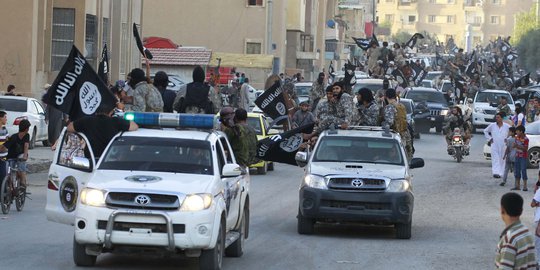 Melacak Rute Pasokan Senjata AS yang Jatuh ke Tangan ISIS