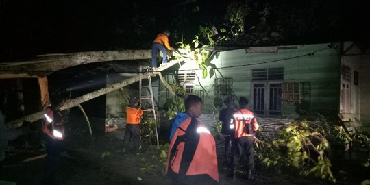 Puting Beliung Terjang 3 Kecamatan di Asahan, Sejumlah Rumah Rusak