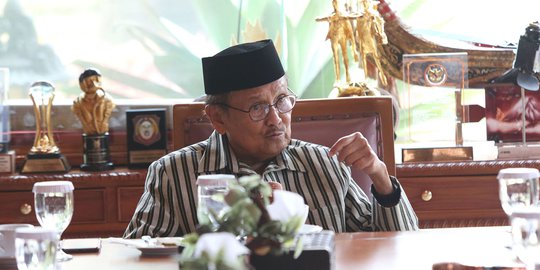 Keponakan BJ Habibie: Semua Keluarga Sudah Berkumpul di Ruang ICU, Mohon Doa