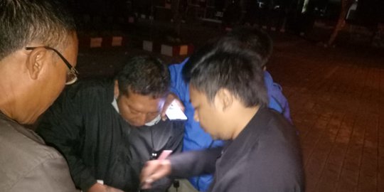 Mabuk di Klub Malam, Bule Australia Tendangi Motor di Area Parkir