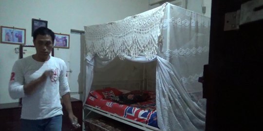 Melihat Ranjang Besi Peninggalan BJ Habibie di Parepare  