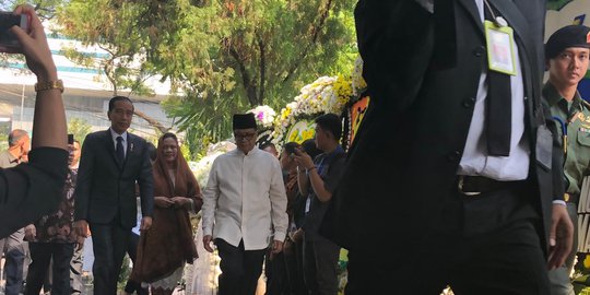 Jokowi Jadi Inspektur Upacara Pemakaman BJ Habibie di TMP Kalibata