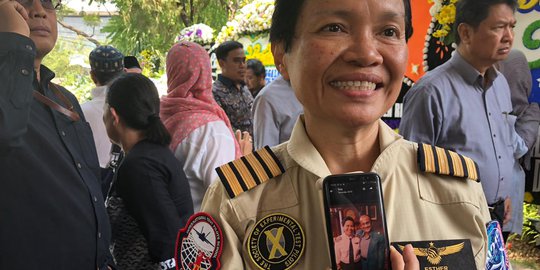 Pilot Perempuan Pertama Pesawat N250 Kenang BJ Habibie Sosok Pemimpin Visioner