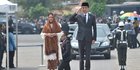 Presiden Jokowi dan Tokoh Nasional Berikan Penghormatan Saat Masuk TMP Kalibata