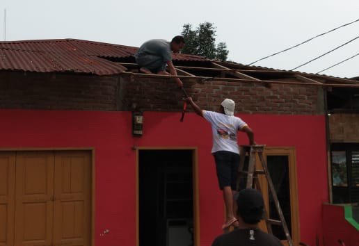 puting beliung rusak 32 rumah di deli serdang