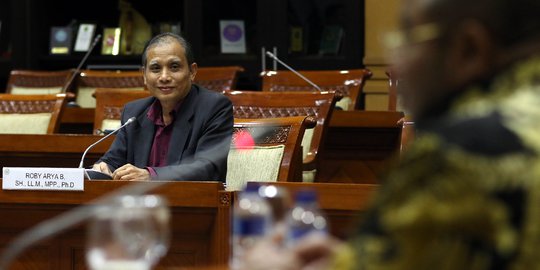 Senyum Roby Arya Saat Jalani Uji Kelayakan dan Kepatutan Capim KPK