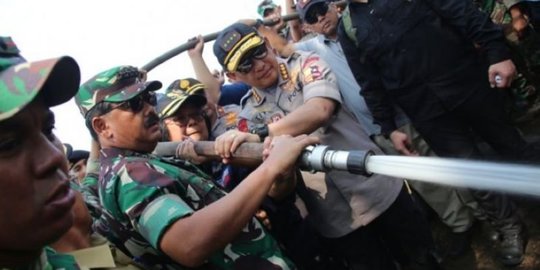 Panglima TNI akan Copot Anak Buah yang Gagal Padamkan Karhutla di Riau