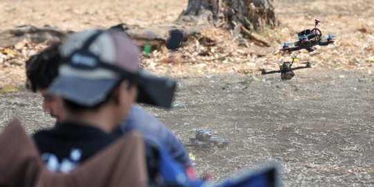 Keseruan Bermain Drone Balap