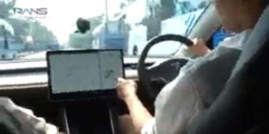 membeli mobil listrik rev1