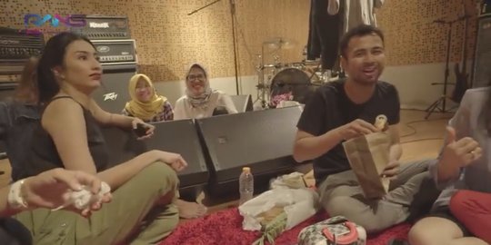 ahmad syuting bersama mantan rev1