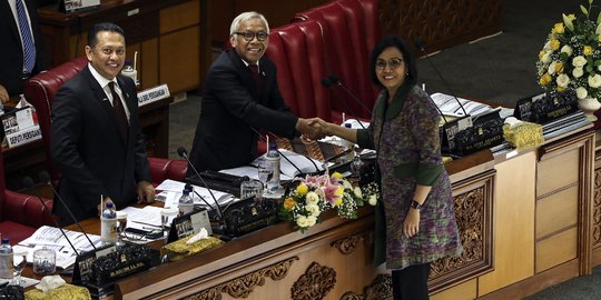 Curhat Sri Mulyani Kerja Bareng DPR Jelang Masa Transisi: Ini Minggu Tergila