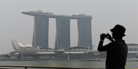 Penampakan Kabut Asap Selimuti Singapura