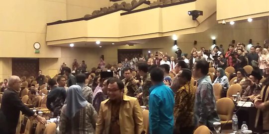 Sidang Paripurna Luar Biasa DPD Berlangsung Ricuh, Anggota Nyaris Baku Hantam