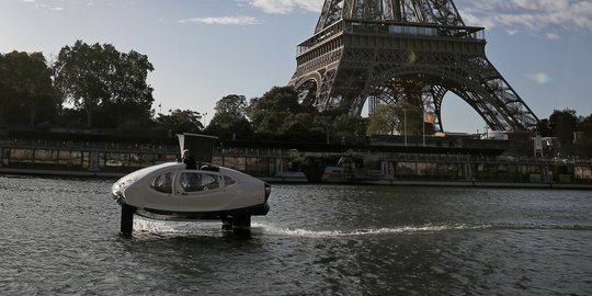 SeaBubble Uji Coba Taksi Air di Prancis