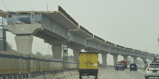 Menteri Basuki: 70 Persen Tol Layang Jakarta - Cikampek Gunakan Aspal Karet