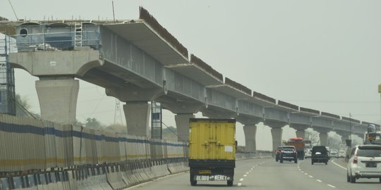 Ini Keunggulan Aspal Bahan Karet Dipakai di Tol Layang Jakarta-Cikampek