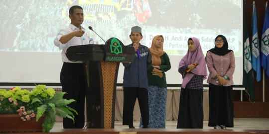 Di UIN Makassar, Mentan Amran Perkenalkan Mekanisasi Pertanian
