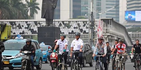 Pada Komunitas Sepeda, Anies Cerita Pembangunan Infrastruktur Selama Ini Terbalik