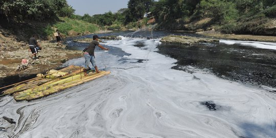 Ambil Alih Penanganan Pencemaran Sungai Cileungsi, Emil Bentuk Tim Gandeng TNI-Polri