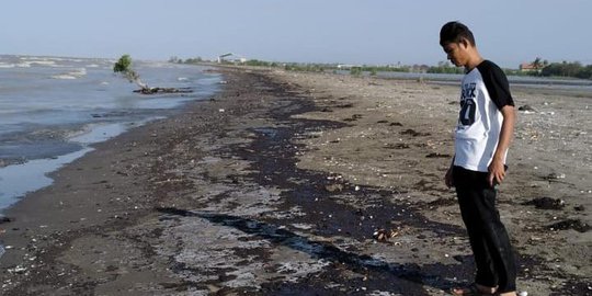 Pertamina Libatkan 2.000 Orang Tangani Tumpahan Minyak di Laut Karawang
