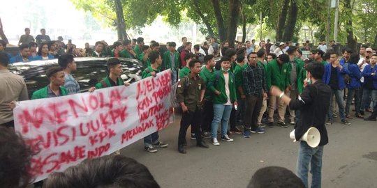 Mahasiswa di Medan Tolak UU KPK Hasil Revisi dan Kenaikan Iuran BPJS