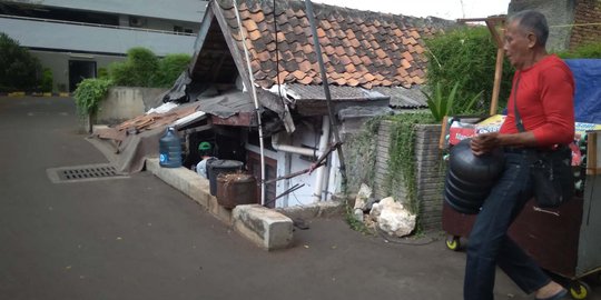 Cerita Pemilik Rumah Bertahan Hidup di Halaman Thamrin Executive Residence