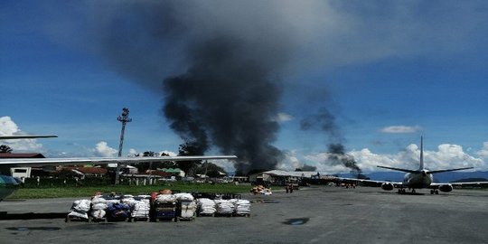 Demo Berakhir Anarkis, Sejumlah Bangunan Dibakar Massa di Wamena