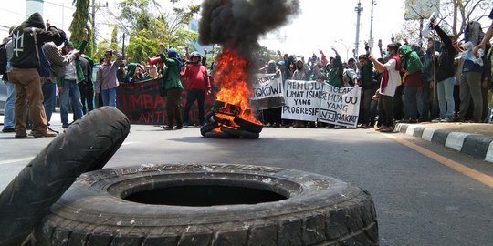 Kritik UU KPK dan Tolak RKUHP, Mahasiswa UMI Gelar Demo di Makassar