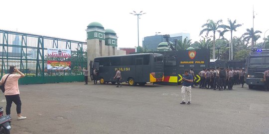 5.000 Personel Polisi Amankan Demo Mahasiswa Tolak RKUHP Depan DPR