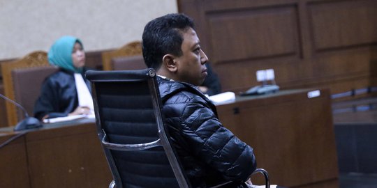 Bacakan Nota Keberatan, Rommy Pertanyakan Dakwaan Jaksa Terkait Menag Lukman