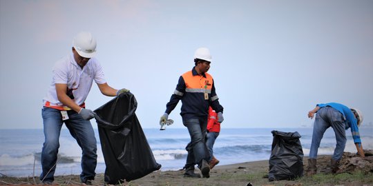 3.000 Relawan Kumpulkan 1,9 Ton Sampah di Meulaboh