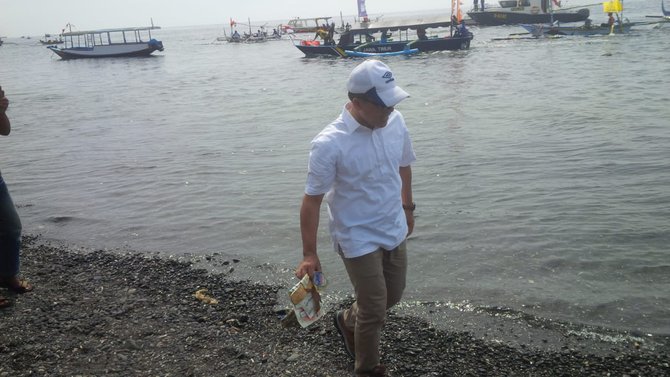 bupati banyuwangi abdullah azwar anas kampanye anti sampah plastik